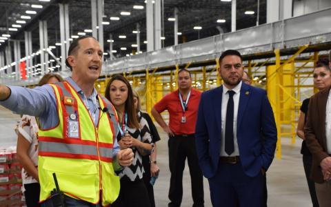 Vasquez tours Amazon facility